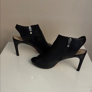 VIA SPIGA, Black Slingback Leather Heels with Peep-Toe.  Size 7